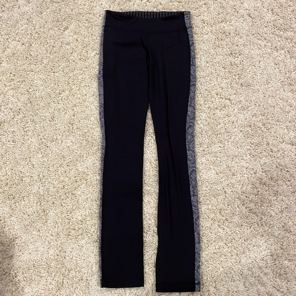 Lululemon CLOSET CLEAN OUT-Leggings size 6 - Picture 4 of 5